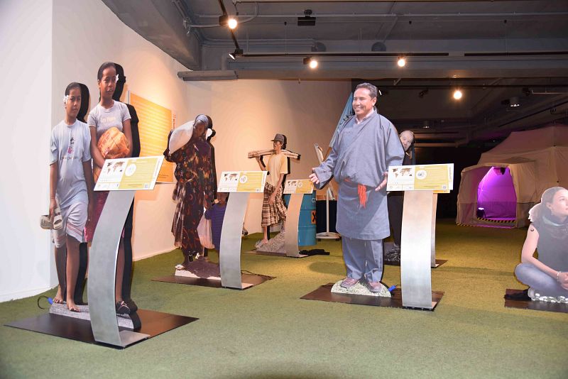 lebensgroße Figuren der Wanderausstellung "Klimaflucht"